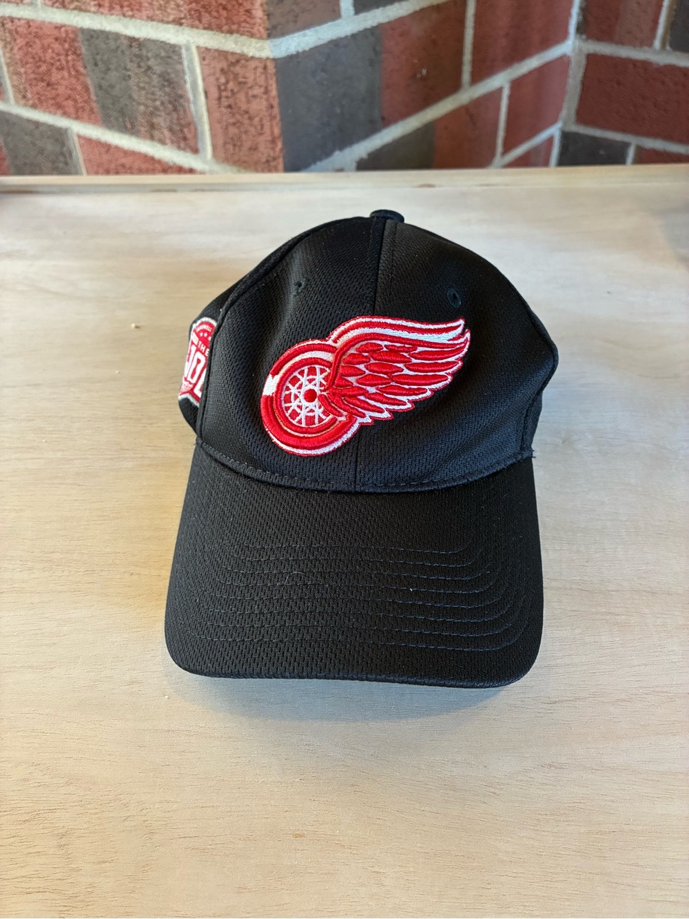 Detroit Red Wings Hat Cap 100
Years The Joe Farewell Season
Centennial Fitted S - Picture 2 of 7